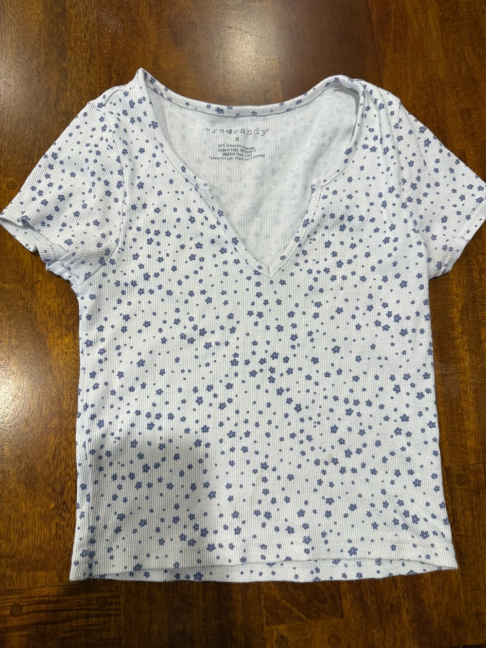 eye candy White Short Sleeve V-Neck Tee with Blue Floral Print